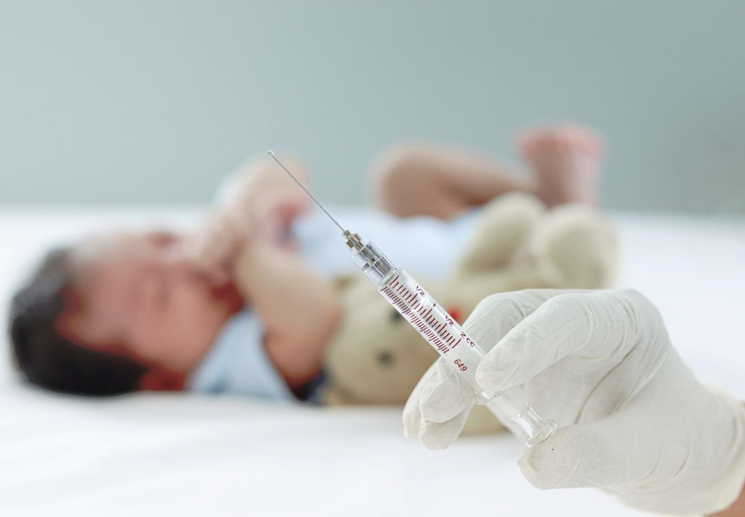 AAP contradice nuevas directrices de CDC sobre vacunas