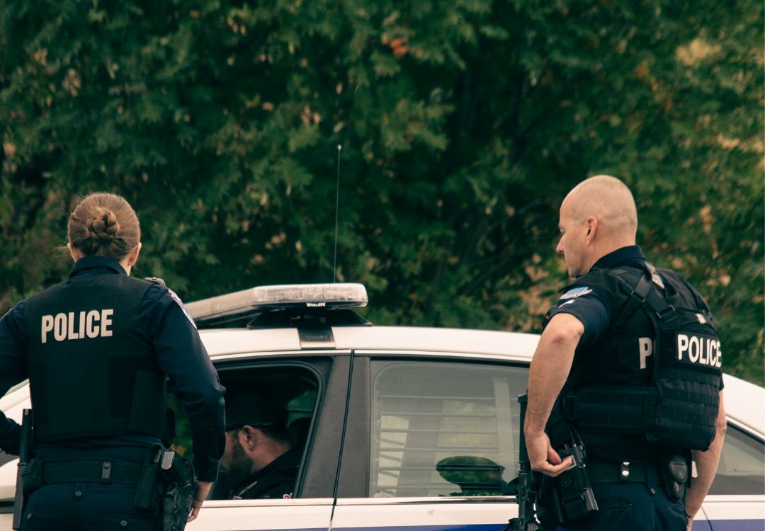 Refuerzan seguridad en primaria Bradley Hills tras grafitis de amenaza