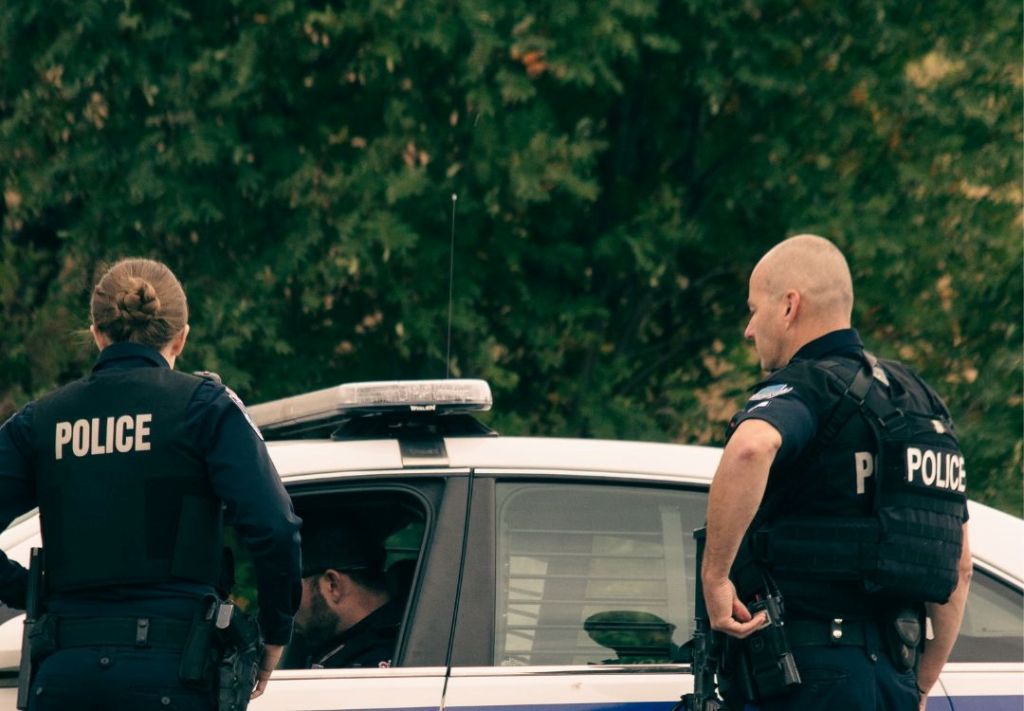 Refuerzan seguridad en primaria Bradley Hills tras grafitis de amenaza