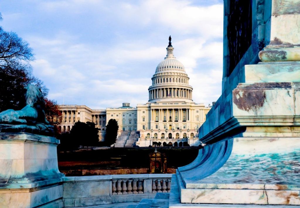 Washington enfrenta noches frescas y lluvias dispersas