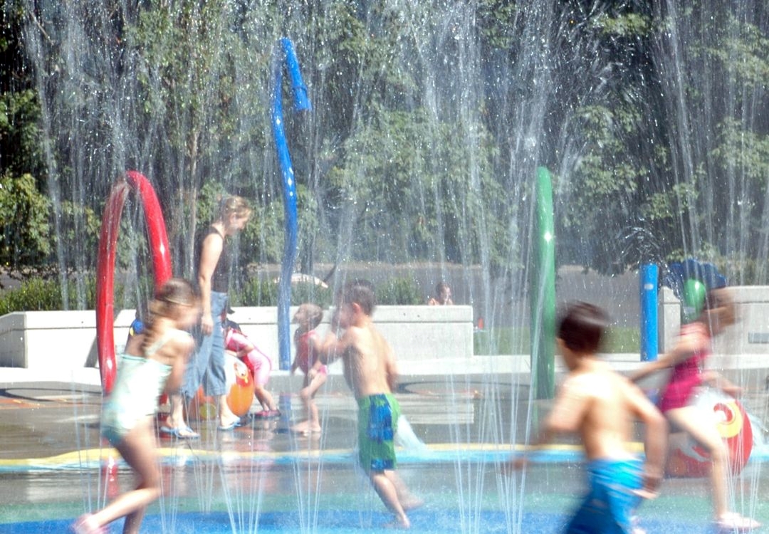 D.C. celebra temporada de piscinas y los mejores parques