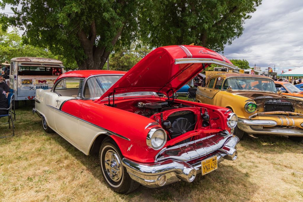 red pontiac star chief