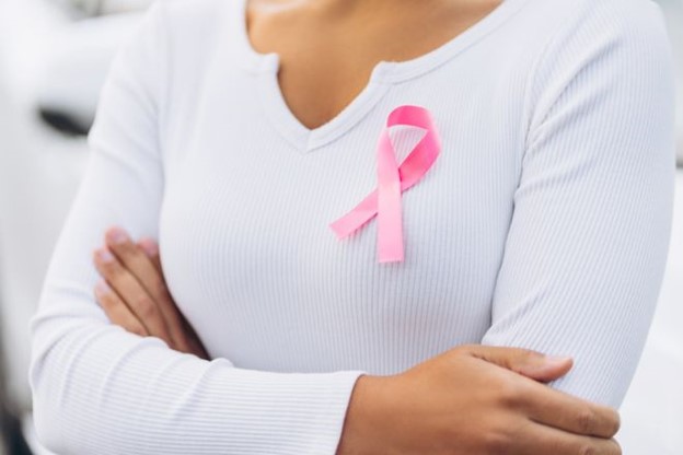 Esperanza para latinas que enfrentan cáncer de seno agresivo