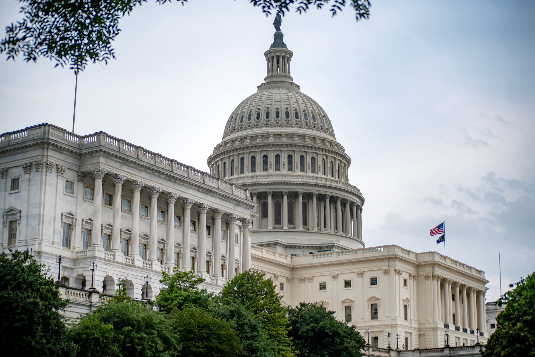 iconic us capitol building in washington dc