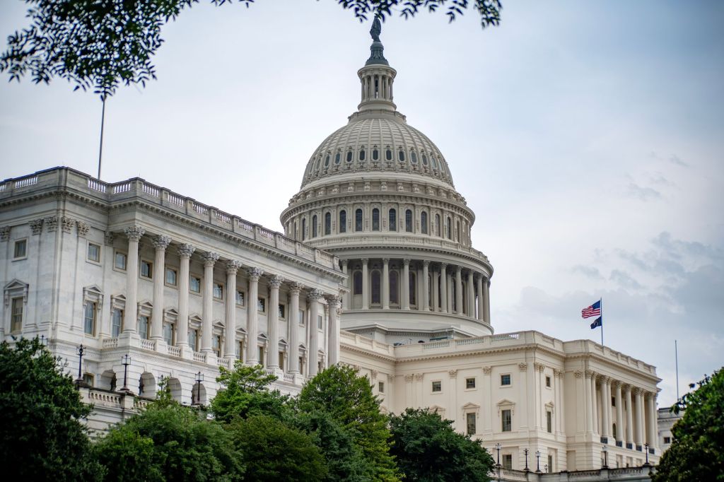 iconic us capitol building in washington dc